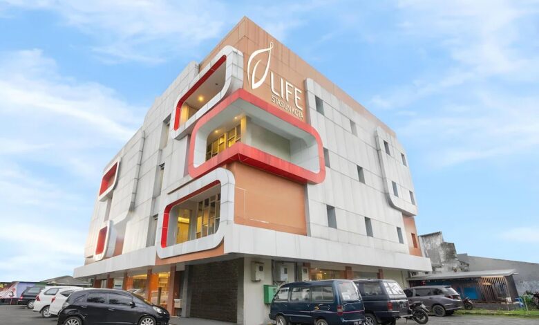 Cuma 200 Meter dari Stasiun Kereta Semut, Life Hotel Stasiun Kota Surabaya Bikin Mobilitas Lebih Gampang 1 Cuma 200 Meter dari Stasiun Kereta Semut, Life Hotel Stasiun Kota Surabaya Bikin Mobilitas Lebih Gampang