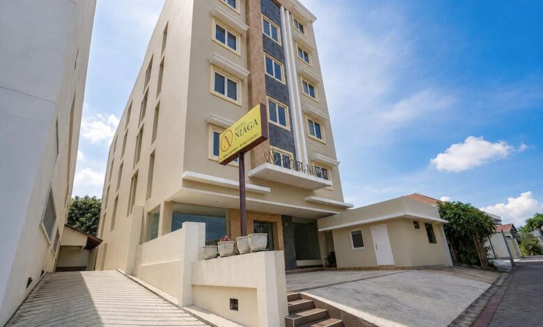 Menginap di Townhouse Oak Hotel Niaga Surabaya, Hotel Murah Dekat Tugu Pahlawan