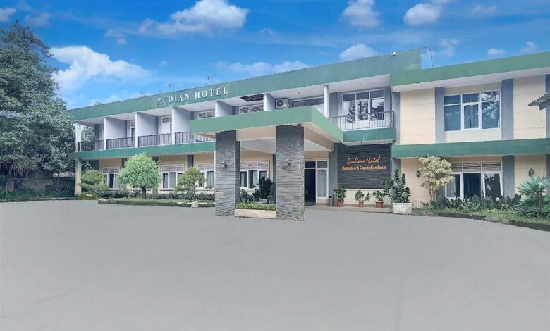 Pengalaman Menginap di Hotel Rudian 1 by Oasis Cisarua Puncak, Nyaman dan Terjangkau 1 Pengalaman Menginap di Hotel Rudian 1 by Oasis Cisarua Puncak, Nyaman dan Terjangkau